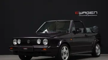 ¿Buscas un Golf de primera generación? Este ejemplar convertible es el más evolucionado de su especie y no encontrarás uno mejor conservado ¿Buscas un Golf de primera generación? Este ejemplar convertible es el más evolucionado de su especie y no encontrarás uno mejor conservado