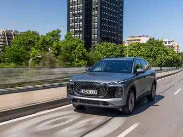 Lepas aterriza en España con su primer modelo: un SUV híbrido enchufable con más de 1.100 km de autonomía Lepas aterriza en España con su primer modelo: un SUV híbrido enchufable con más de 1.100 km de autonomía