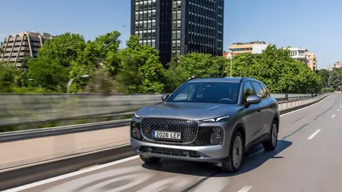 Lepas aterriza en España con su primer modelo: un SUV híbrido enchufable con más de 1.100 km de autonomía Lepas aterriza en España con su primer modelo: un SUV híbrido enchufable con más de 1.100 km de autonomía