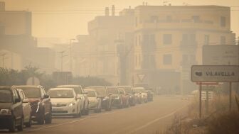 Un total de 16 municipios y barrios y unas 15.000 personas desalojadas a causa del incendio de la Vall d'Uix&oacute;