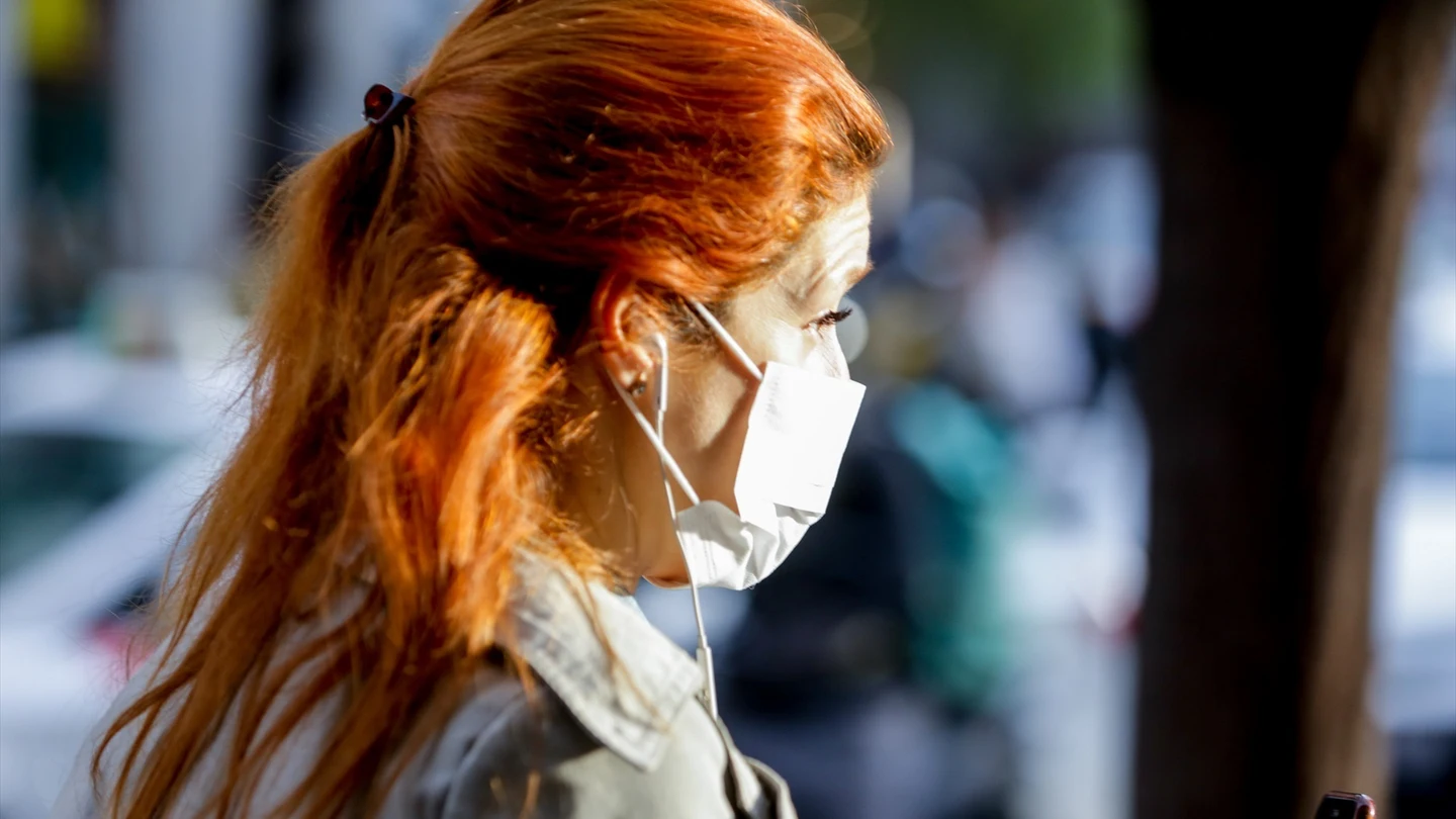 Una ciudadana, con mascarilla Una ciudadana, con mascarilla