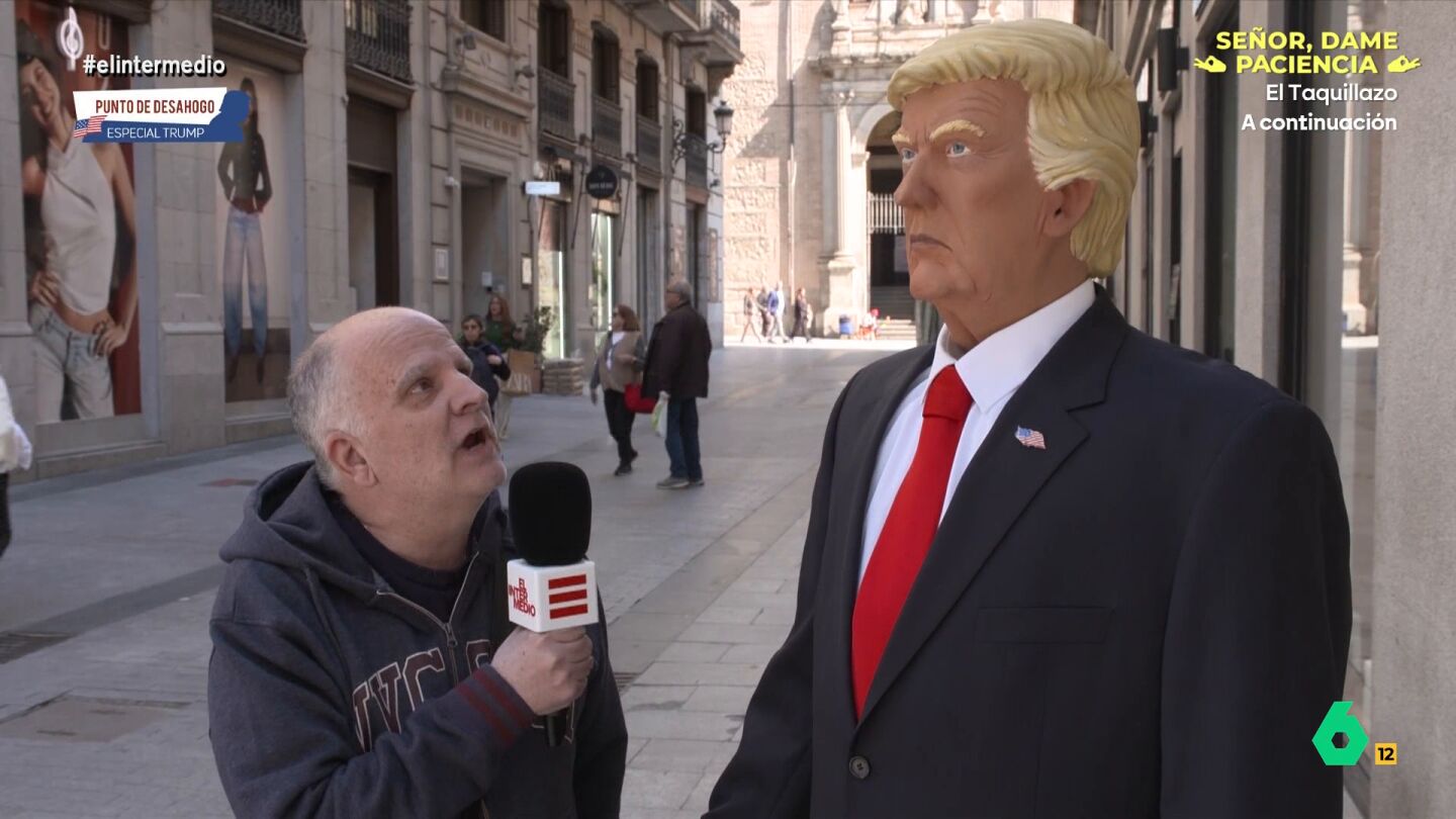 El Intermedio volv&iacute;a a abrir su 'Punto de desahogo' y, en esta ocasi&oacute;n, este estaba presidido por una estatua de Donald Trump para que la gente pudiera manifestar sus opiniones sobre el presidente de EEUU. 