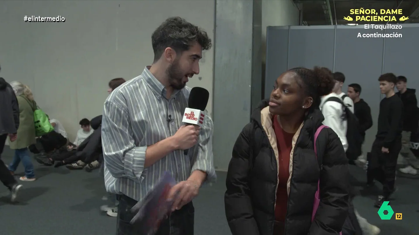 Una joven se sincera con Isma Juárez sobre si tiene vocación: "Voy a ser clara, a mí me gusta el dinero" El Intermedio recupera la visita que el reportero hizo a la feria para estudiantes Aula. Ahí, pudo hablar con varios jóvenes sobre qué habían decidido estudiar en un futuro.