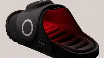 Nike y Hyperice crean unas chanclas inteligentes para recuperar los pies después de entrenar Nike y Hyperice crean unas chanclas inteligentes para recuperar los pies después de entrenar