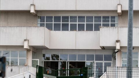 Fachada del centro habilitado para la acogida de menores extranjeros no acompa&ntilde;ados en Fuenlabrada