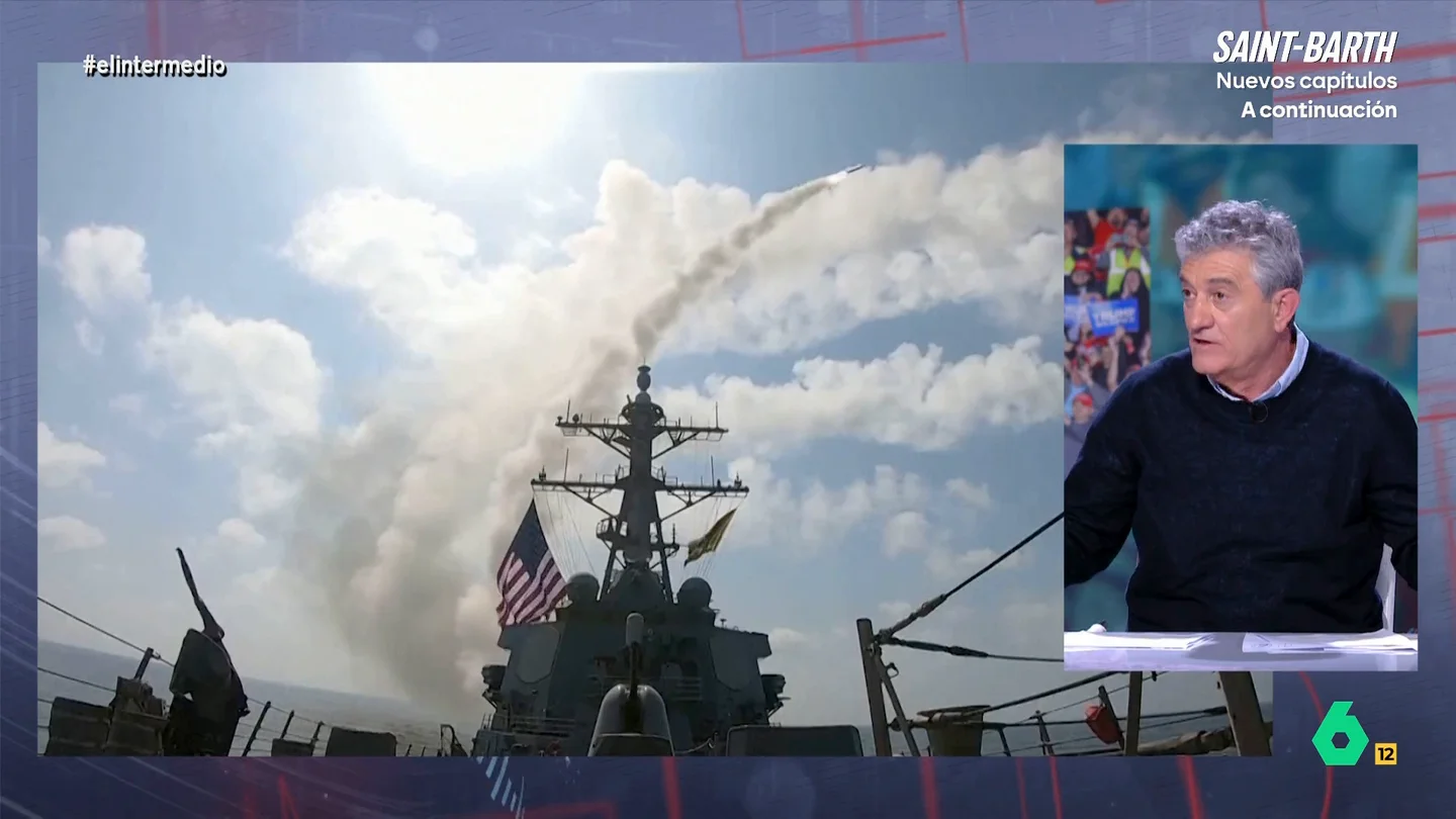 Guillermo Fesser ironiza sobre la subida de la gasolina en EEUU: "Los americanos son de pueblo y no tienen piernas" El corresponsal recordaba que, aunque muchas personas creen que todo el país es como Nueva York o Chicago, en realidad, los estadounidenses utilizan el coche "para todo", de ahí que haya generado un gran enfado la subida de los combustibles.