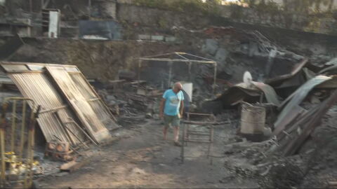 El viaje de regreso a un hogar que ya no existe: l&aacute;grimas, desolaci&oacute;n y una mancha negra en la zona cero de los incendios