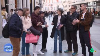 Thais Villas sal&iacute;a a la calle para plantear a la gente si creen que Espa&ntilde;a debe salir de la OTAN en su secci&oacute;n de debate 'Hablando se enciende la gente'. 