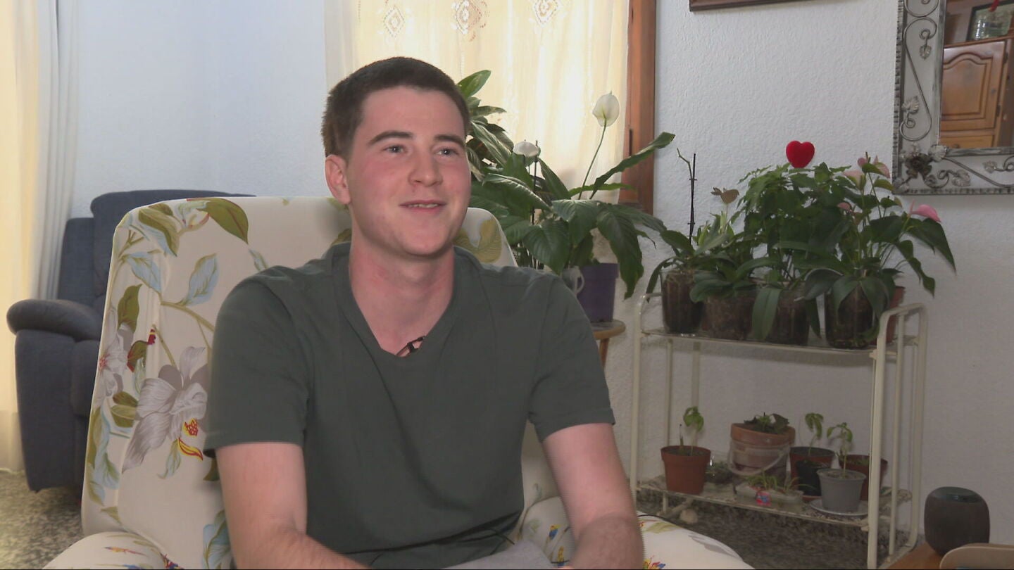 Joan Cuenca tiene 21 a&ntilde;os y la sanidad p&uacute;blica le acaba de salvar la vida.
