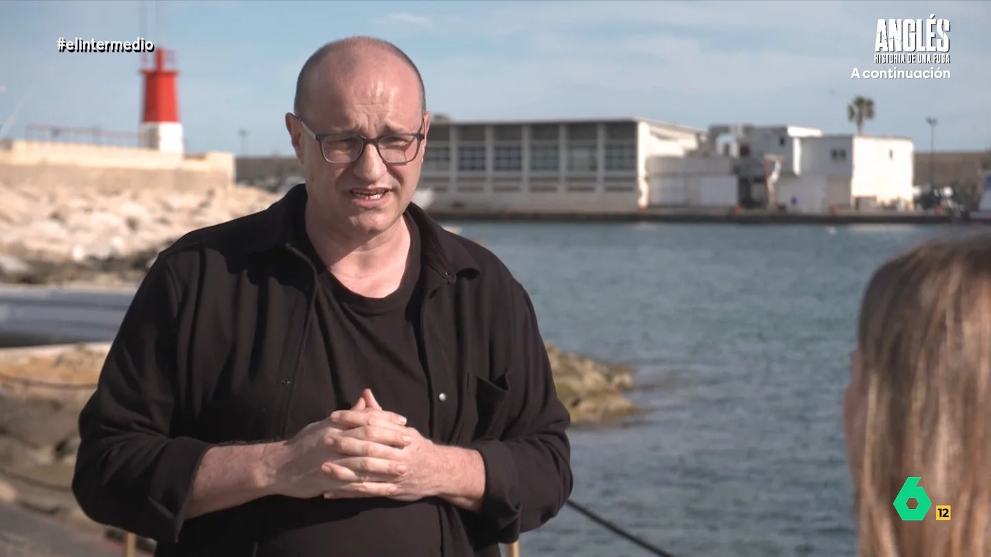 José Vicente Sánchez, sobre el efecto de los temporales en la costa: "El mar siempre reclama sus escrituras" Andrea Ropero analizaba las consecuencias del cambio climático y las políticas costeras junto a José Vicente Sánchez, doctor en geografía y experto en planes territoriales y urbanísticos en el litoral, y Manuel López, presidente de la Asociación de vecinos Playa Babilonia.