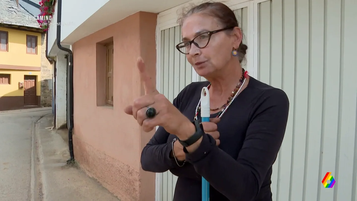 La confesión de la dueña de un albergue que pintó flechas del Camino de Santiago para desviar a los peregrinos La confesión de la dueña de un albergue que pintó flechas del Camino de Santiago para desviar a los peregrinos