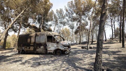 Una furgoneta calcinada en Vall d'Uix&oacute; (Castell&oacute;n)