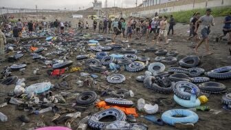 Decenas de migrantes, en Ceuta
