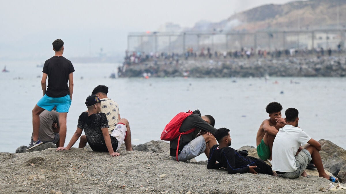 Crisis humanitaria en Ceuta, en directo | La UE afirma que "ni una sola persona" que cruzó a Ceuta desde Marruecos ha entrado a territorio continental