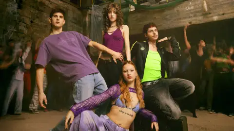 Música, baile y amistad: 'A fuego' llega a los cines el 21 de agosto para celebrar la juventud y la libertad Música, baile y amistad: 'A fuego' llega a los cines el 21 de agosto para celebrar la juventud y la libertad