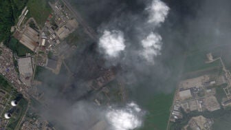 Imagen a&eacute;rea de un ataque ucraniano a un almac&eacute;n de Wildberries en San Petersburgo (Rusia)