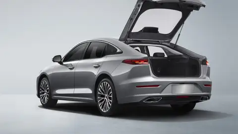 Bueno, bonito, barato... y con un maletero muy práctico: así es el Volkswagen Passat chino que se vende en España Bueno, bonito, barato... y con un maletero muy práctico: así es el Volkswagen Passat chino que se vende en España