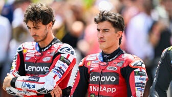 Pecco Bagnaia y Marc M&aacute;rquez, compa&ntilde;eros en Ducati