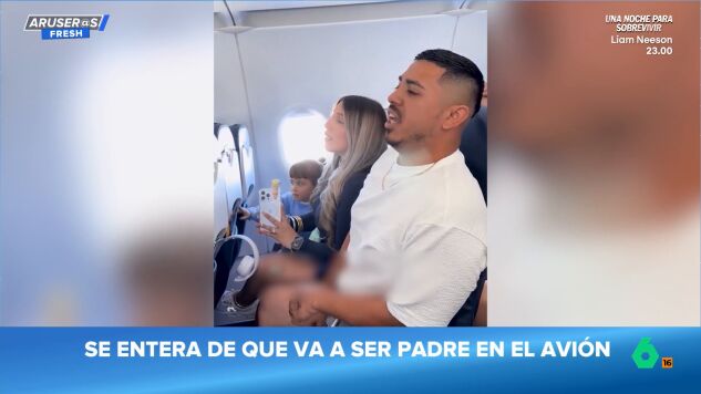 Una mujer sorprende a su marido en pleno vuelo haciendo que el piloto anuncie que est&aacute; embarazada: "Hay un pasajero de m&aacute;s en esa fila"