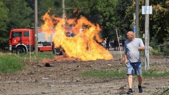 Un hombre despu&eacute;s de un ataque ruso en Odesa (Ucrania) el 4 de agosto de 2026