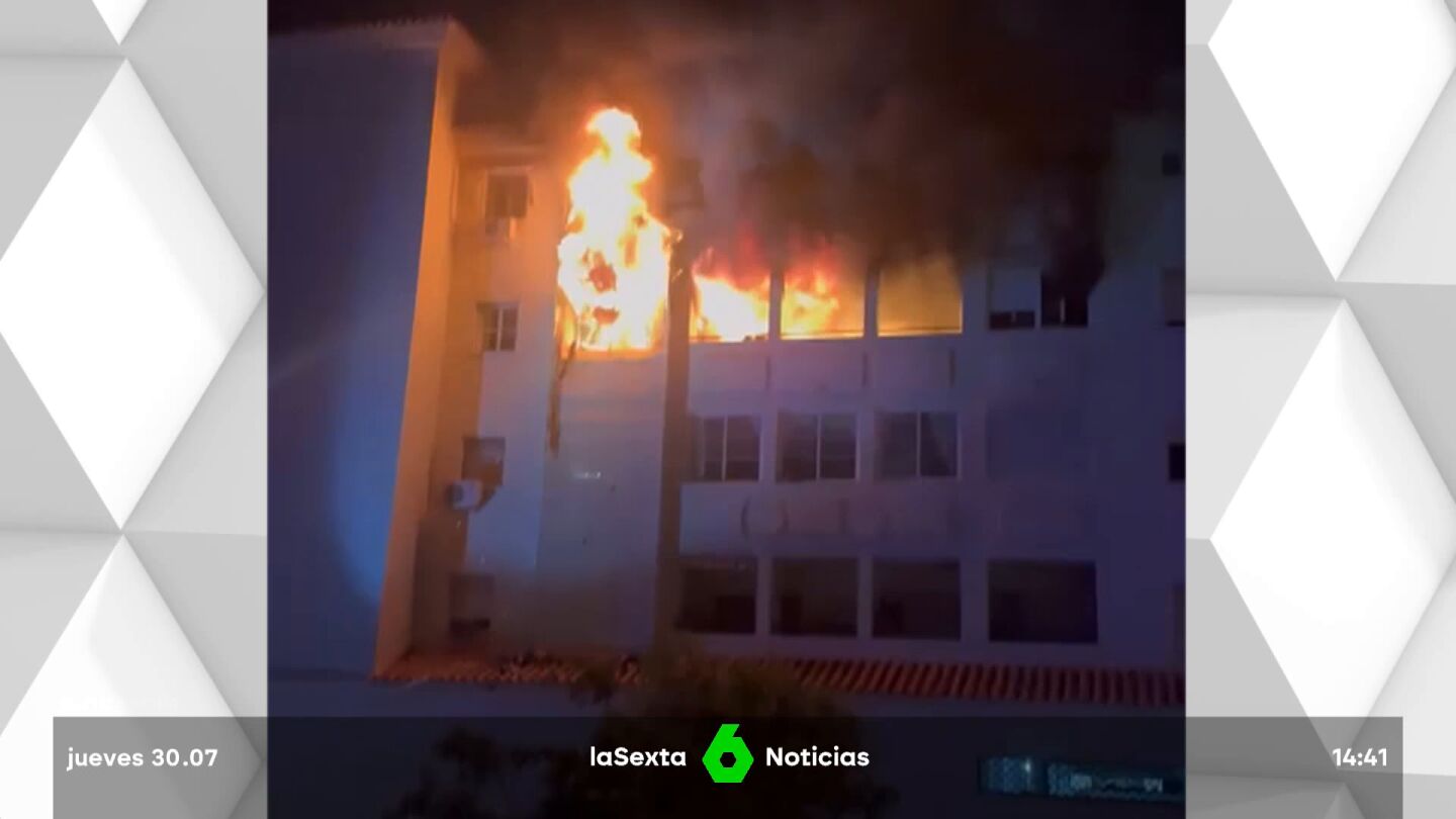 Mueren dos ni&ntilde;os de 10 y 15 a&ntilde;os y la madre resulta herida de gravedad en un incendio en una vivienda de Benalm&aacute;dena (M&aacute;laga)