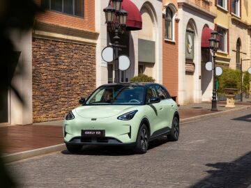 Geely lanza en Espa&ntilde;a el E2, un compacto 100% el&eacute;ctrico accesible desde 13.990 euros