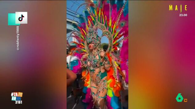 Rihanna vuelve a sus ra&iacute;ces y desata la locura en el Carnaval de Barbados con su espectacular estilismo