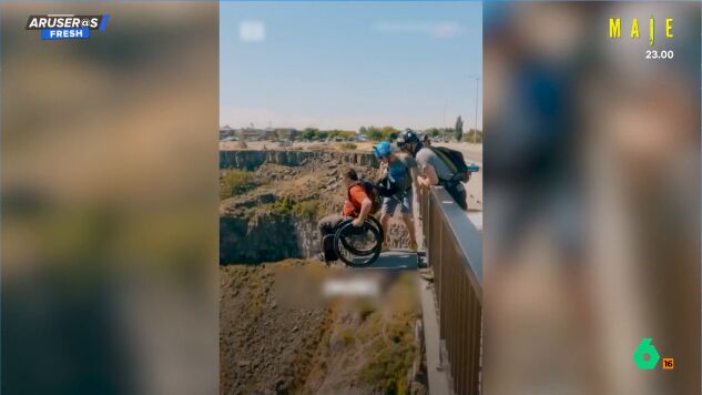 Vuelve a saltar en paraca&iacute;das en el 20&ordm; aniversario del accidente que lo dej&oacute; en silla de ruedas