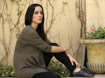 La cantante y compositora Julieta Venegas en una imagen promocional. La cantante y compositora Julieta Venegas en una imagen promocional.