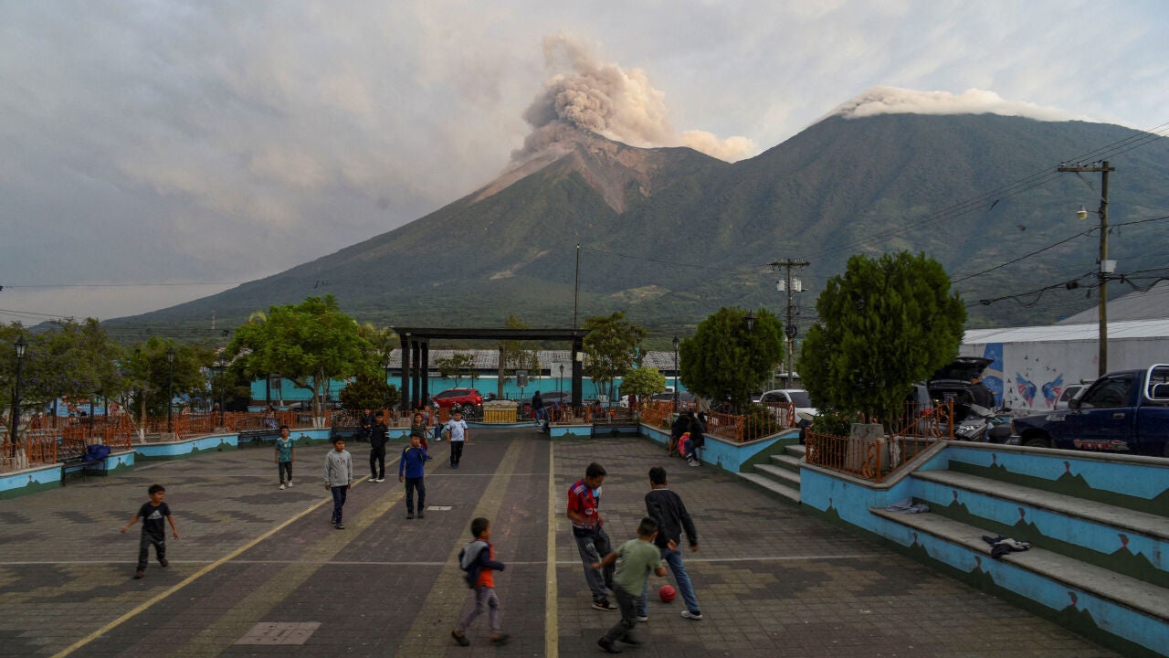Guatemala finaliza la emergencia tras 50 horas de erupción del volcán de Fuego