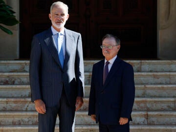 El rey Felipe VI recibe al presidente de Ceuta, Juan Jesús Vivas, en el Palacio de Marivent en Palma de Mallorca El rey Felipe VI recibe al presidente de Ceuta, Juan Jesús Vivas, en el Palacio de Marivent en Palma de Mallorca