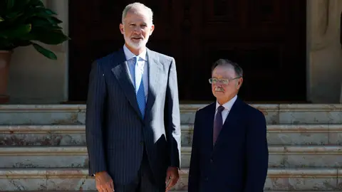 El rey Felipe VI recibe al presidente de Ceuta, Juan Jesús Vivas, en el Palacio de Marivent en Palma de Mallorca El rey Felipe VI recibe al presidente de Ceuta, Juan Jesús Vivas, en el Palacio de Marivent en Palma de Mallorca