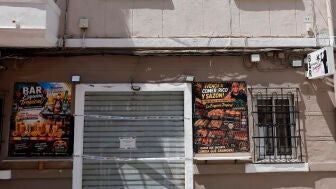 Precintado el local donde un hombre de 62 a&ntilde;os ha matado a un joven de 20 a&ntilde;os en Valencia.