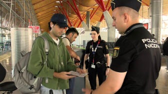 La Polic&iacute;a realiza controles a dos personas