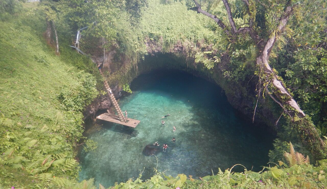 To Sua Ocean Trench