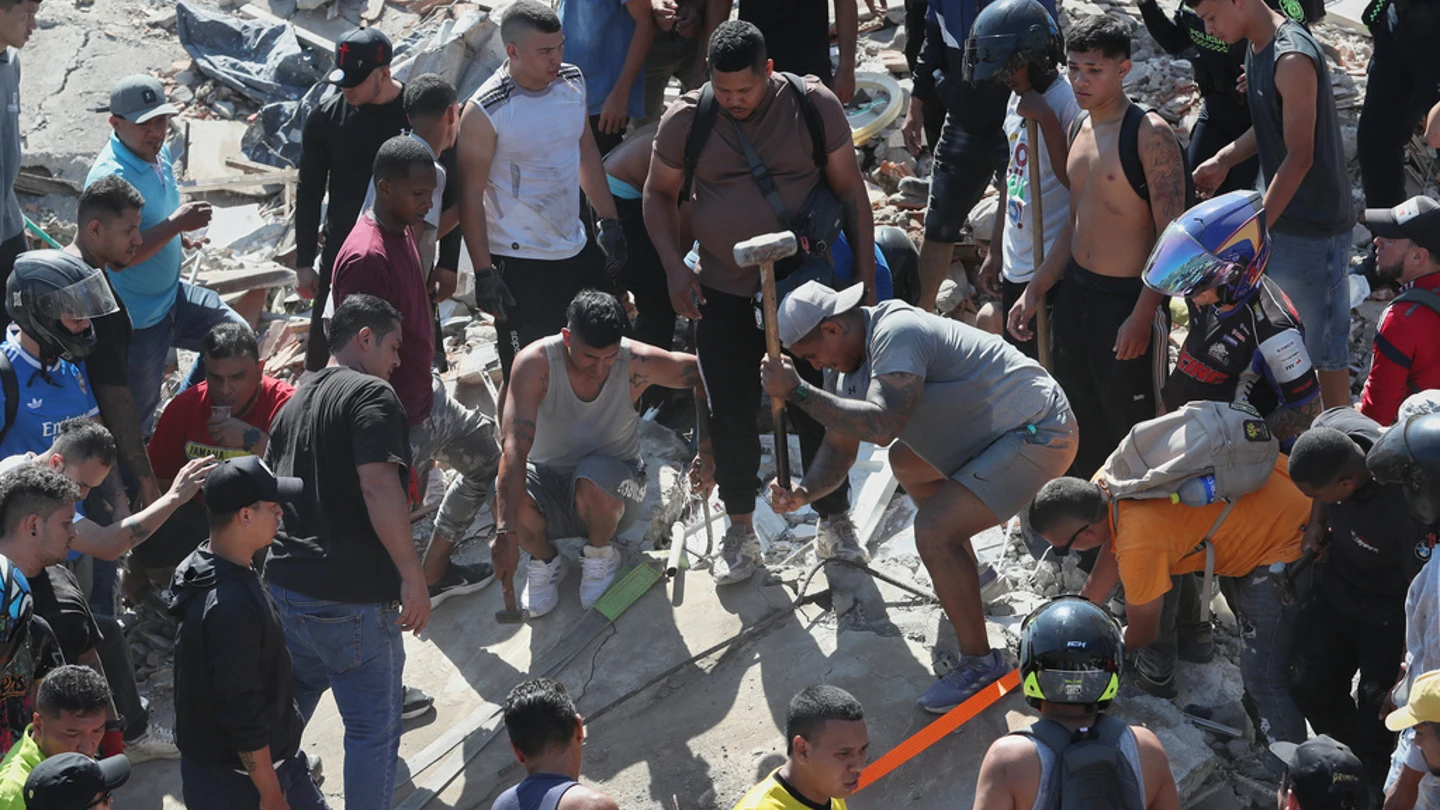 "Muchas personas quedaron atrapadas en los edificios": Colombia busca supervivientes bajo los escombros tras el terremoto de 7,4 "Muchas personas quedaron atrapadas en los edificios": Colombia busca supervivientes bajo los escombros tras el terremoto de 7,4