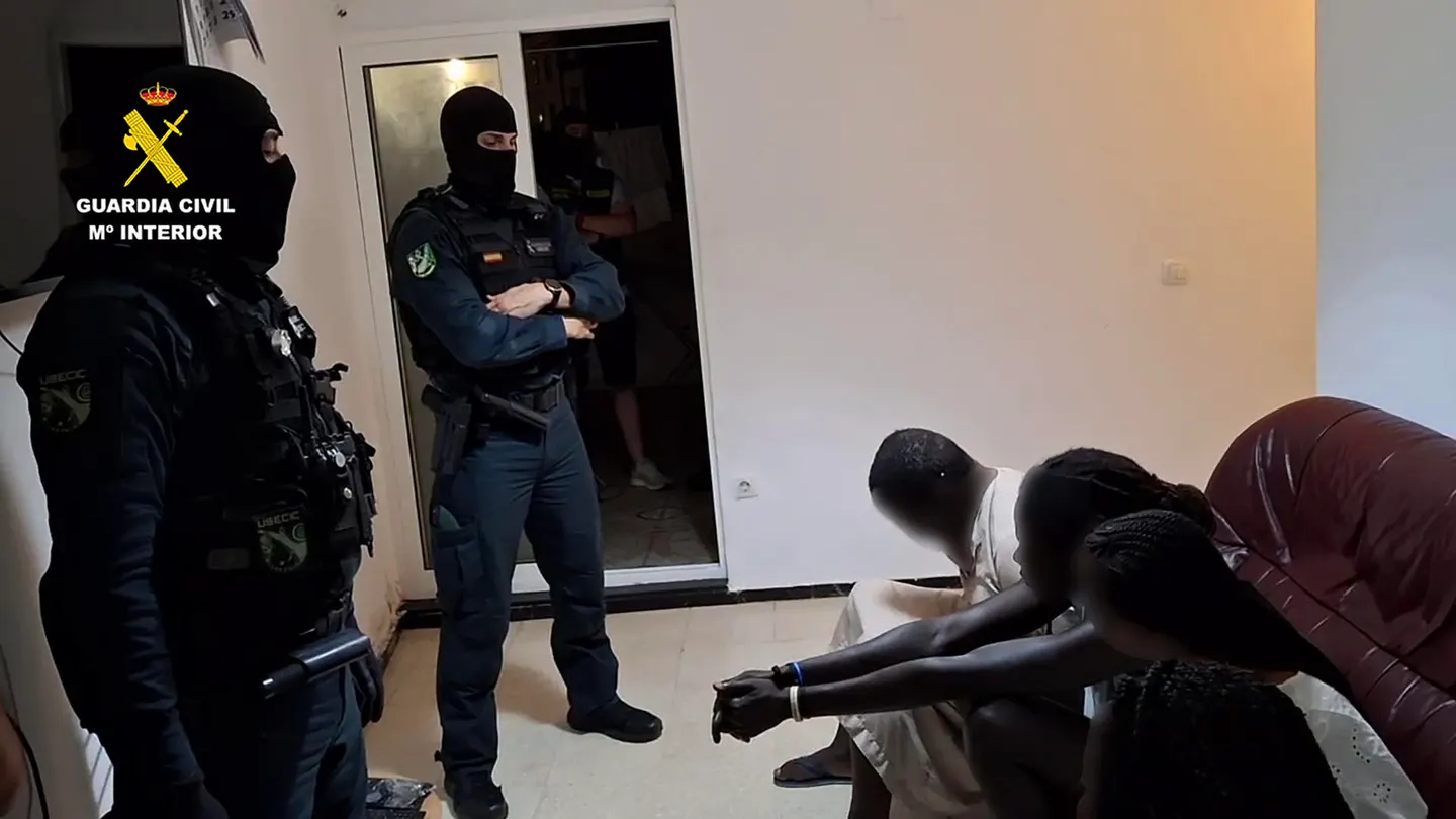 Desarticulada en Gran Canaria una red que captaba y explotaba sexualmente a menores tuteladas subsaharianas Desarticulada en Gran Canaria una red que captaba y explotaba sexualmente a menores tuteladas subsaharianas