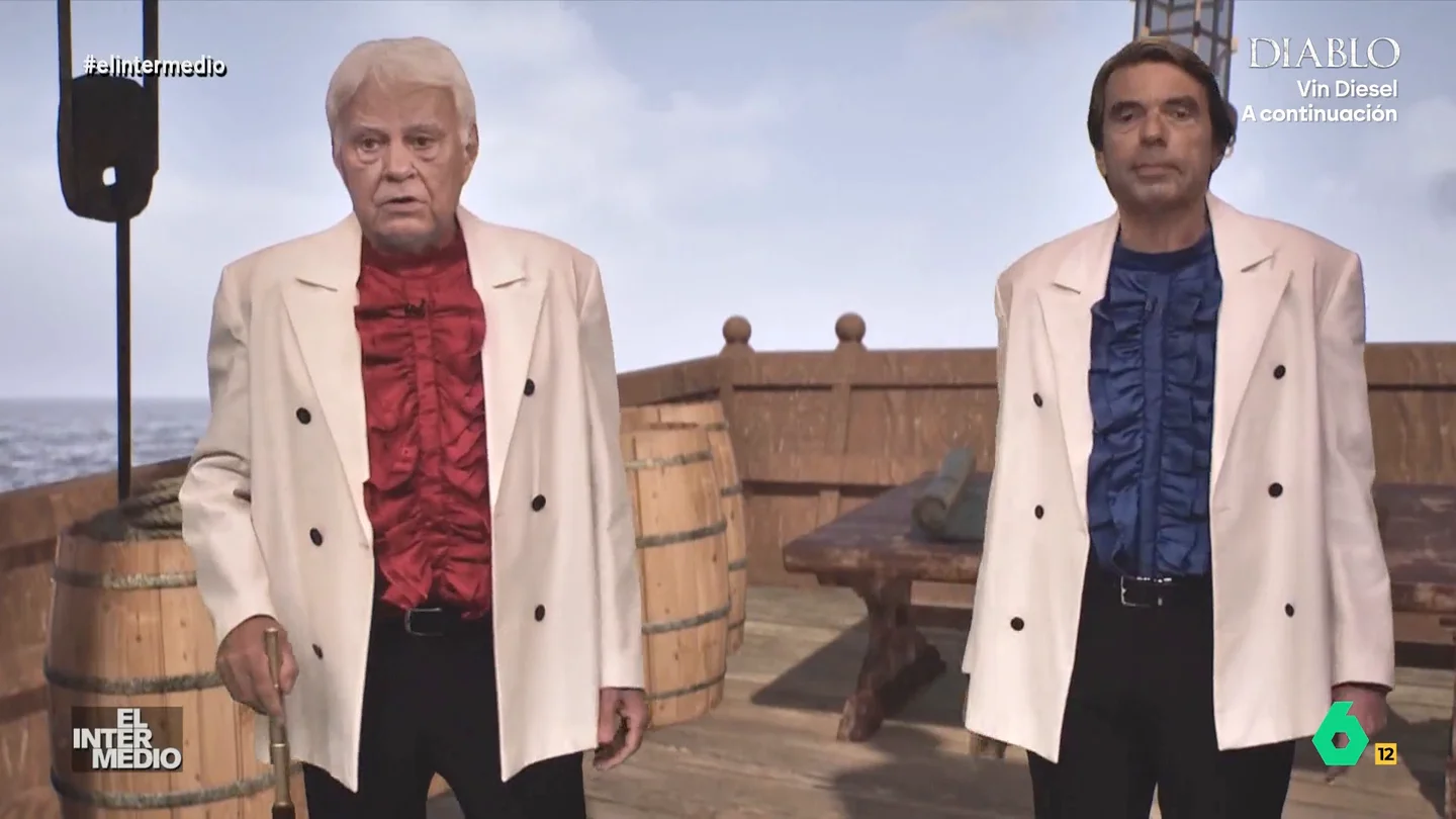 'Aznarito y Felipón' defienden lo que llevó España a América: "Les llamaban mayas porque iban siempre en leggins" El 'socialista' y el 'popular' eran sorprendidos en medio de una travesía para llegar al Nuevo Mundo. Ambos charlaban sobre todos los beneficios que tuvo para sus habitantes la llegada de los conquistadores españoles.