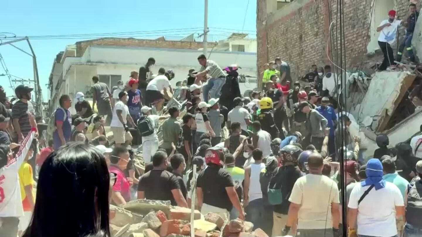 El terremoto de Colombia deja más de 240 muertos mientras los rescatistas se centran en buscar supervivientes