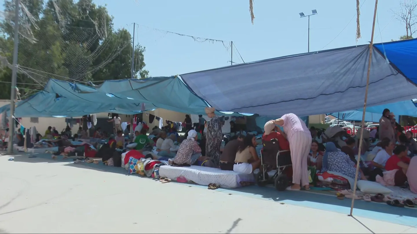 Trasladan el campamento de niñas en Ceuta ante el agotamiento de los vecinos: piden a las instituciones que las atienda y auxilie Trasladan el campamento de niñas en Ceuta ante el agotamiento de los vecinos: piden a las instituciones que las atienda y auxilie