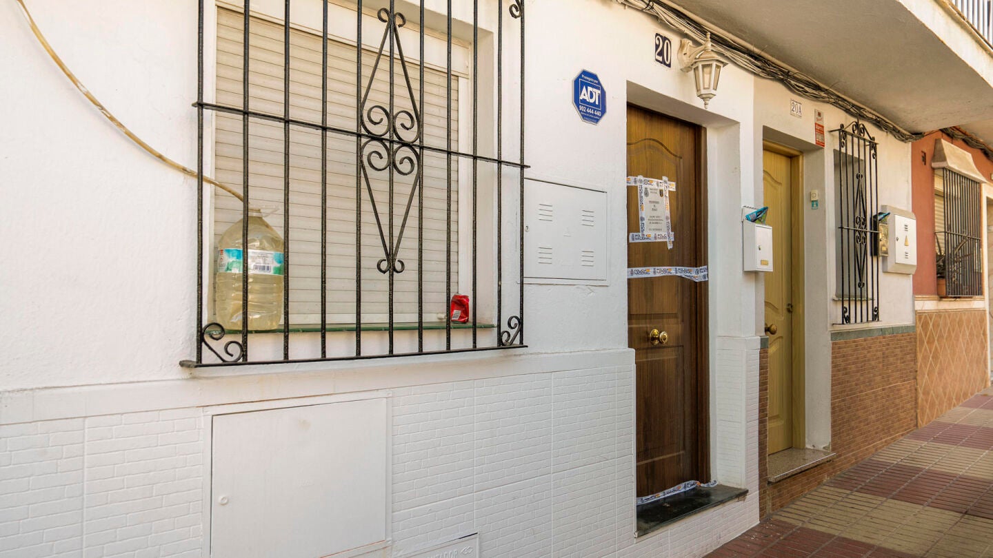 Domicilio donde ha ocurrido el asesinato machista en San Pedro de Alc&aacute;ntara (Marbella), este martes. 