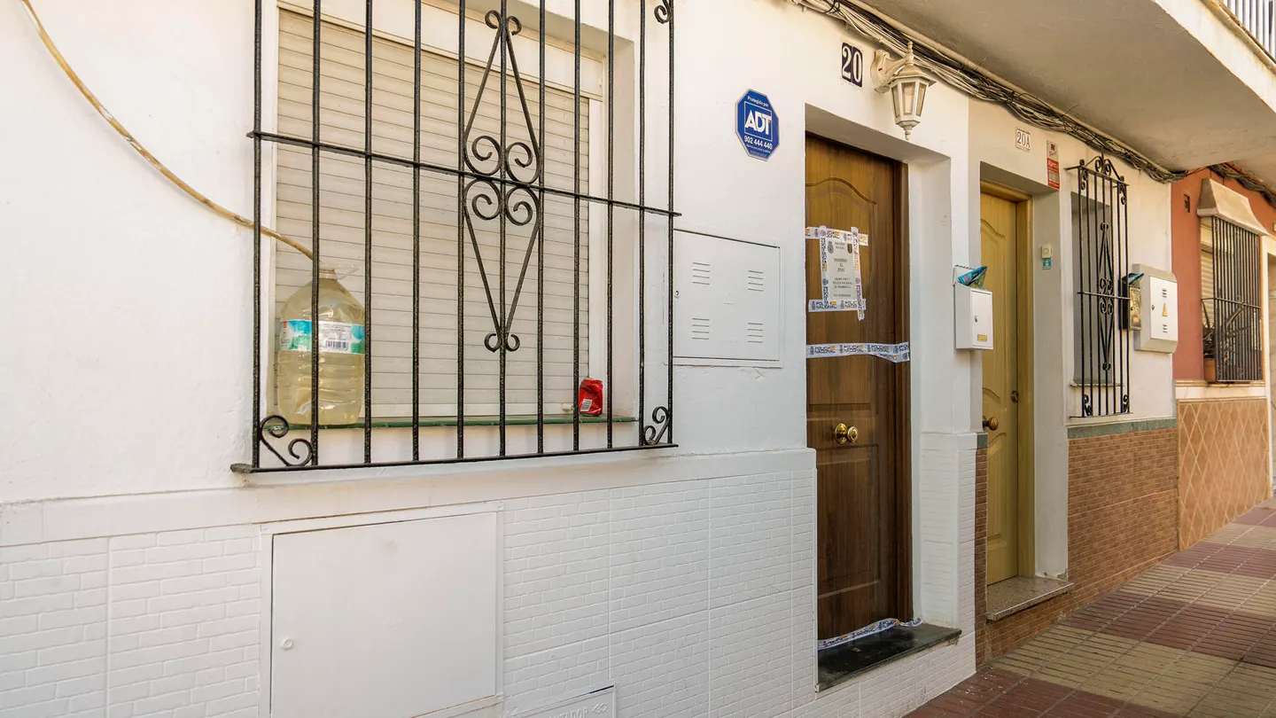 Domicilio donde ha ocurrido el asesinato machista en San Pedro de Alcántara (Marbella), este martes. Domicilio donde ha ocurrido el asesinato machista en San Pedro de Alcántara (Marbella), este martes.