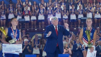 Trump en los Juegos Patriotas en la academia deportiva Spire, en Geneva, Ohio