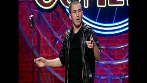 El mon&oacute;logo de David Castillo sobre lo mucho que liga... cuando lo confunden con Mario Casas: "Me han confundido con Carlitos de 'Cu&eacute;ntame'"