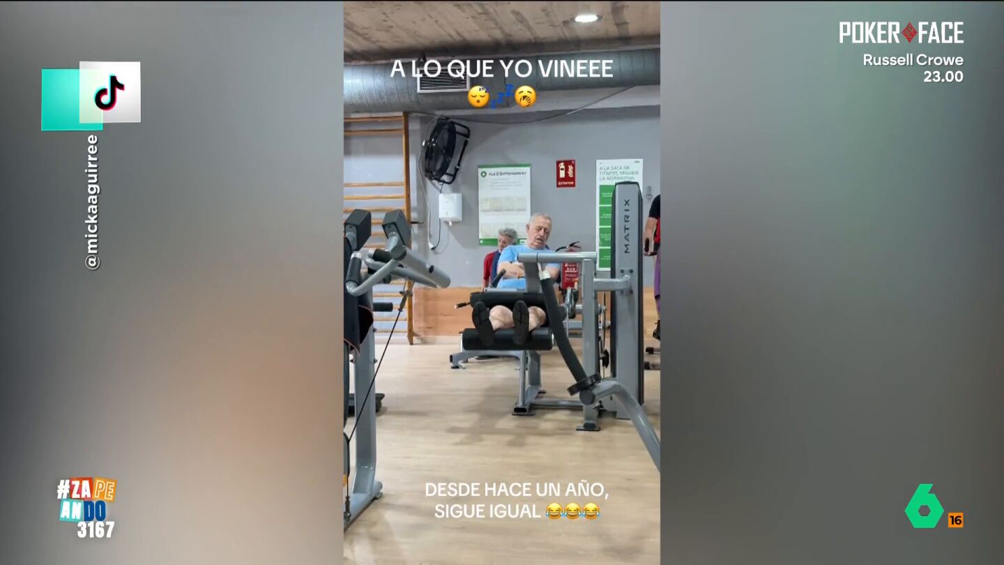 El divertido v&iacute;deo ha sido grabado por otro usuario del gimnasio. En las im&aacute;genes, este indica que, aparentemente, el hombre lleva un a&ntilde;o usando el recinto para practicar ese 'deporte'. 