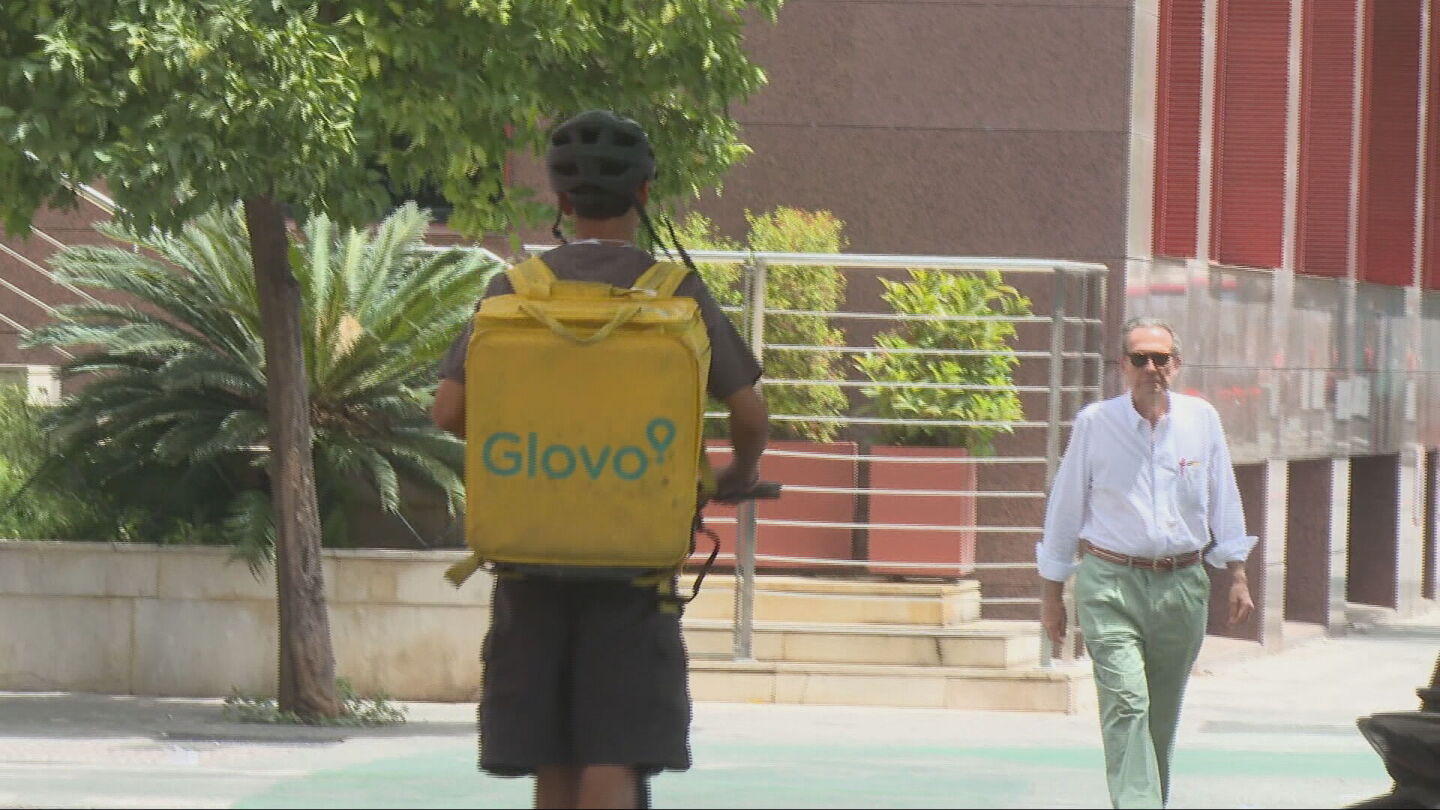 Un rider de Glovo