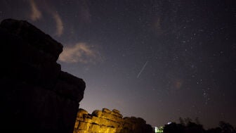 La lluvia de meteoros de las Perseidas, vista la noche del eclipse solar del 12 de agosto de 2026 en Stolac (Bosnia y Herzegovina)