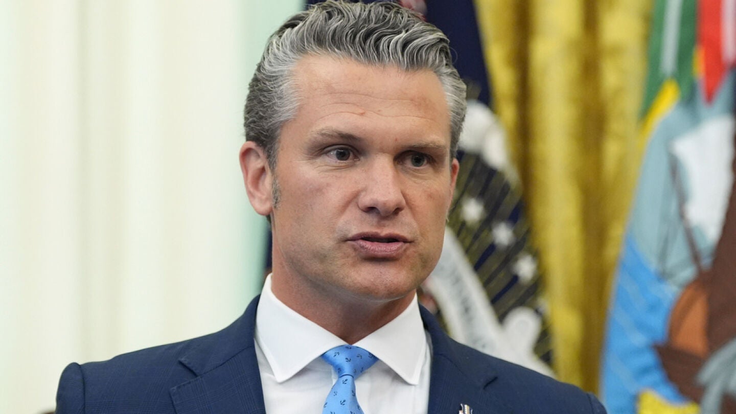 El secretario de Defensa, Pete Hegseth, en el Despacho Oval de la Casa Blanca. 