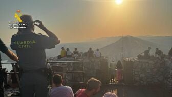 Un guardia civil participa en el dispositivo especial de seguridad en la provincia de C&aacute;ceres con motivo del eclipse solar