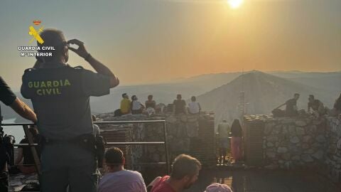 Un guardia civil participa en el dispositivo especial de seguridad en la provincia de C&aacute;ceres con motivo del eclipse solar